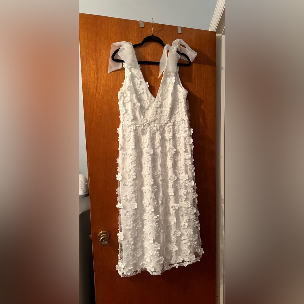Storia White Ruffled Tiered Midi Dress